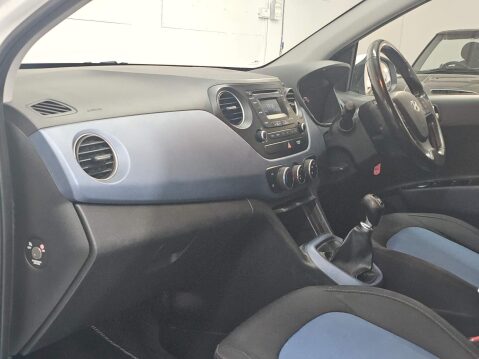 Hyundai i10 1.2 Premium Euro 5 5dr 21