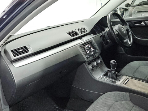 Volkswagen Passat 2.0 TDI BlueMotion Tech Highline Euro 5 (s/s) 4dr 29