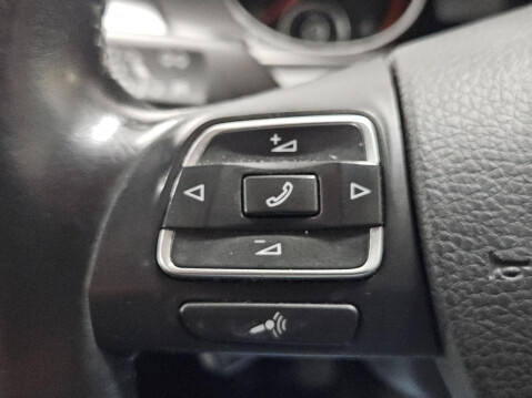 Volkswagen Passat 2.0 TDI BlueMotion Tech Highline Euro 5 (s/s) 4dr 38