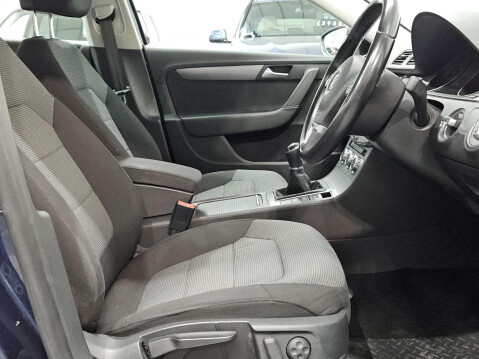 Volkswagen Passat 2.0 TDI BlueMotion Tech Highline Euro 5 (s/s) 4dr 11
