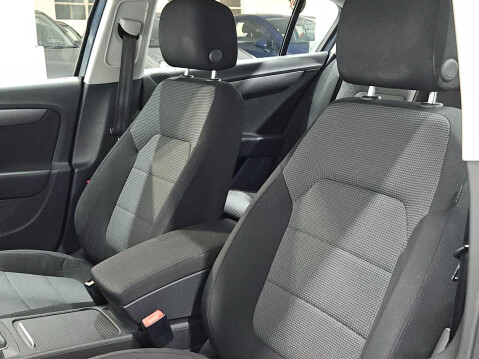 Volkswagen Passat 2.0 TDI BlueMotion Tech Highline Euro 5 (s/s) 4dr 18
