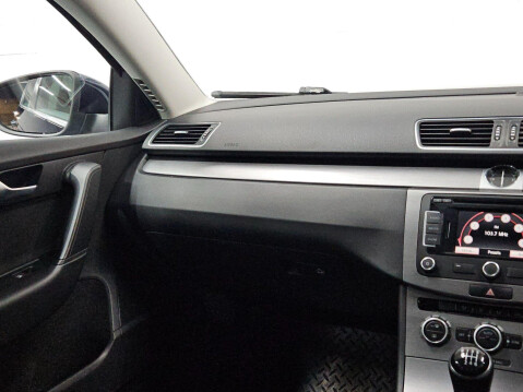 Volkswagen Passat 2.0 TDI BlueMotion Tech Highline Euro 5 (s/s) 4dr 26