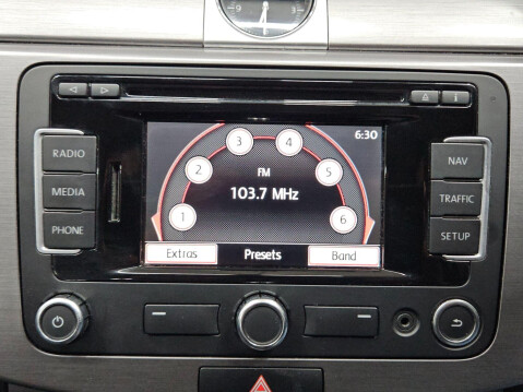 Volkswagen Passat 2.0 TDI BlueMotion Tech Highline Euro 5 (s/s) 4dr 42