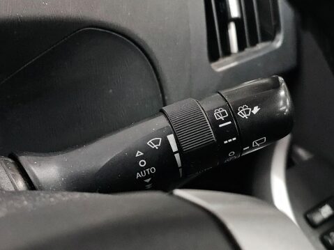 Toyota Prius 1.8 VVT-h T Spirit CVT Euro 5 (s/s) 5dr 40