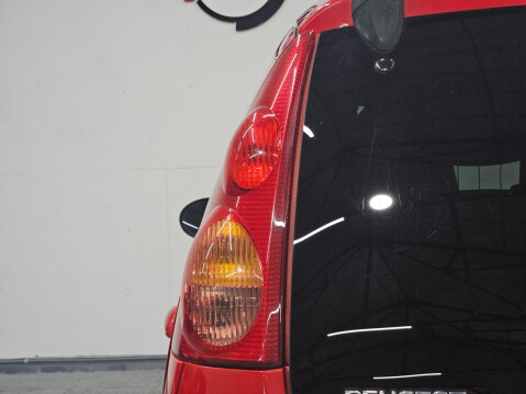 Peugeot 107 1.0 12V Sportium Euro 5 5dr 73