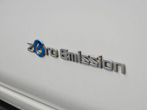 Nissan LEAF 24kWh Tekna Auto 5dr 97