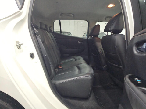 Nissan LEAF 24kWh Tekna Auto 5dr 15