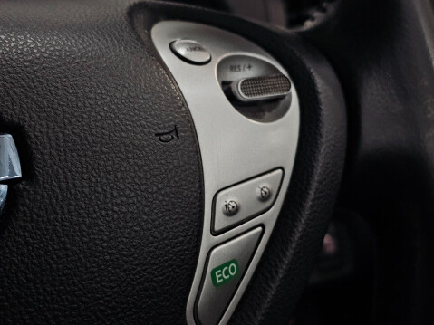 Nissan LEAF 24kWh Tekna Auto 5dr 68