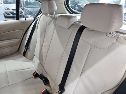 BMW 1 Series 1.6 116i Euro 4 5dr 22