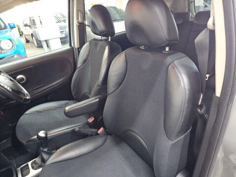 Nissan Note 1.4 16V n-tec+ Euro 5 5dr 27
