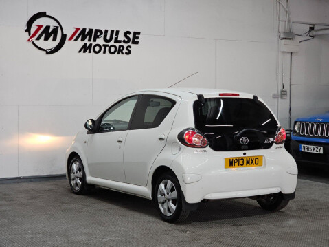 Toyota Aygo 1.0 VVT-i Fire Euro 5 5dr 8