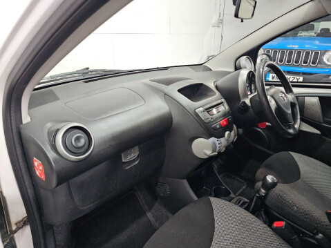 Toyota Aygo 1.0 VVT-i Fire Euro 5 5dr 22