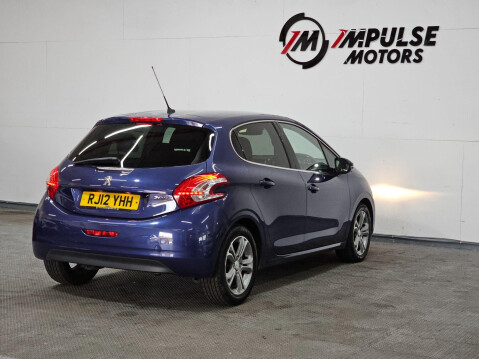 Peugeot 208 1.2 VTi Allure Euro 5 5dr 6
