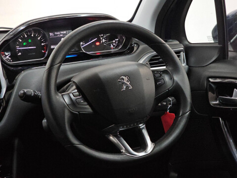 Peugeot 208 1.2 VTi Allure Euro 5 5dr 26