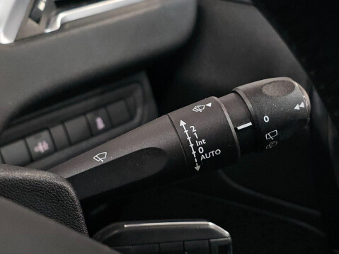 Peugeot 208 1.2 VTi Allure Euro 5 5dr 40