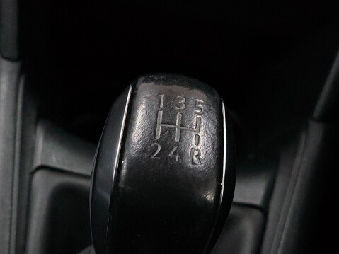 Peugeot 208 1.2 VTi Allure Euro 5 5dr 51