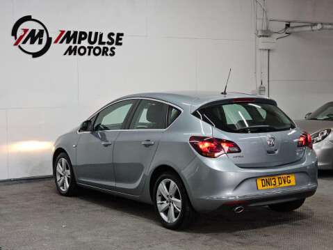 Vauxhall Astra 1.4T 16v SRi Euro 5 5dr 8