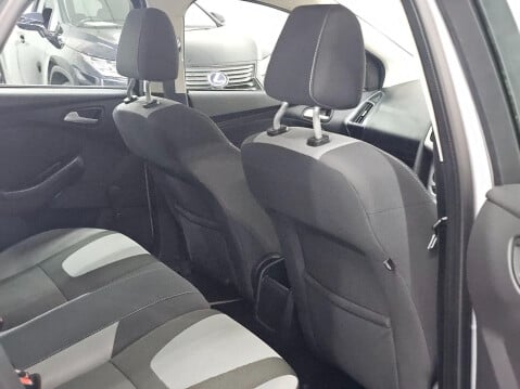 Ford Focus 1.0T EcoBoost Zetec Euro 5 (s/s) 5dr 19