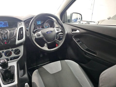 Ford Focus 1.0T EcoBoost Zetec Euro 5 (s/s) 5dr 26