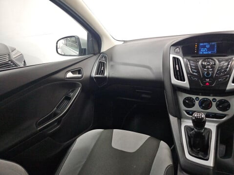 Ford Focus 1.0T EcoBoost Zetec Euro 5 (s/s) 5dr 25