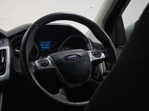 Ford Focus 1.0T EcoBoost Zetec Euro 5 (s/s) 5dr 27