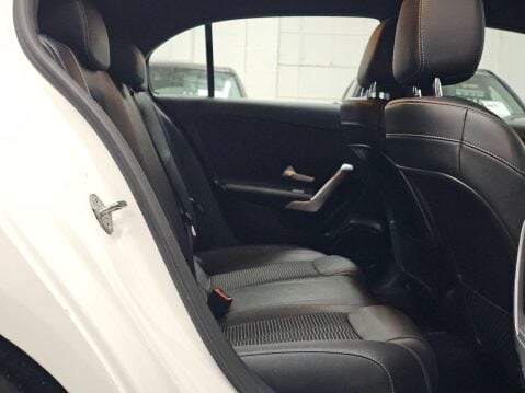 Mercedes-Benz A Class 1.5 A180d Sport (Executive) 7G-DCT Euro 6 (s/s) 5dr 12