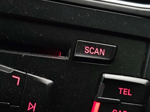 Audi A4 2.0 TFSI Executive S line S Tronic quattro Euro 5 4dr 61