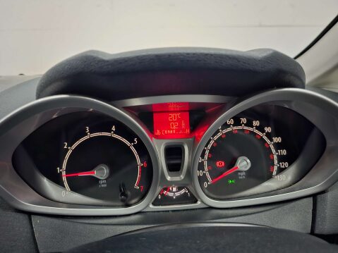 Ford Fiesta 1.4 Fiesta Titanium 5dr 52