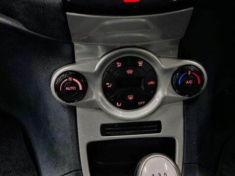 Ford Fiesta 1.4 Fiesta Titanium 5dr 33