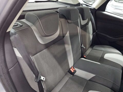 Ford Focus 1.6 Focus Zetec 125 Auto 5dr 17