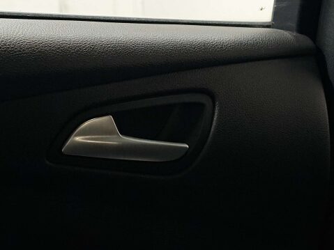 Ford Focus 1.6 Focus Zetec 125 Auto 5dr 39