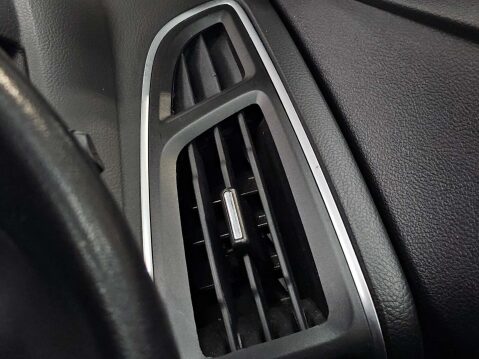 Ford Focus 1.0 Focus Zetec T 5dr 46