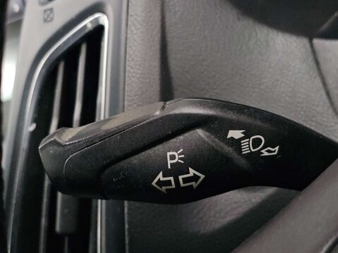 Ford Focus 1.0 Focus Zetec 5dr 38