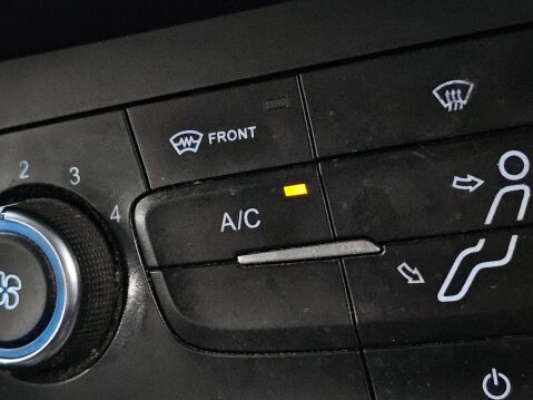 Ford Focus 1.0 Focus Zetec 5dr 59