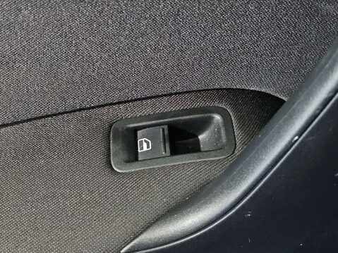 Volkswagen Polo 1.4 Polo SE 85 5dr 31