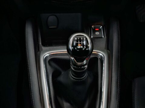 Nissan Qashqai 1.2 Qashqai N-Tec+ DiG-T 5dr 35