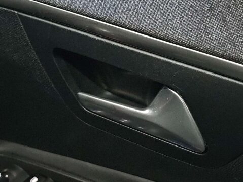 Peugeot 3008 1.2 3008 Allure S/S 5dr 37