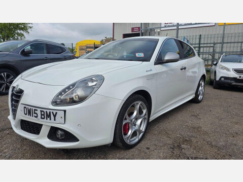 Alfa Romeo Giulietta 2.0 JTDM-2 QV Line TCT Euro 5 (s/s) 5dr 3