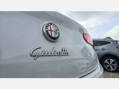 Alfa Romeo Giulietta 2.0 JTDM-2 QV Line TCT Euro 5 (s/s) 5dr 13