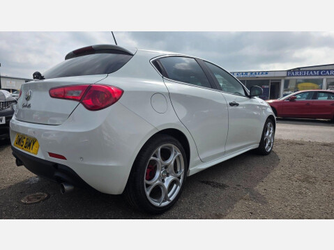 Alfa Romeo Giulietta 2.0 JTDM-2 QV Line TCT Euro 5 (s/s) 5dr 20