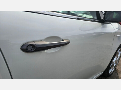 Alfa Romeo Giulietta 2.0 JTDM-2 QV Line TCT Euro 5 (s/s) 5dr 24