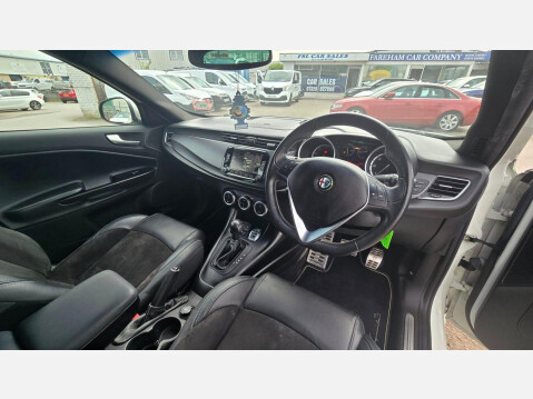 Alfa Romeo Giulietta 2.0 JTDM-2 QV Line TCT Euro 5 (s/s) 5dr 57