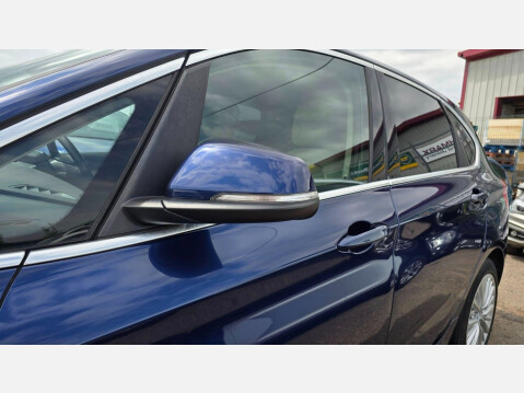 BMW 2 Series 1.5 218i Luxury Euro 6 (s/s) 5dr 6