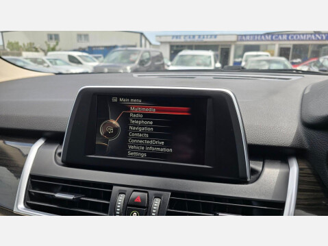 BMW 2 Series 1.5 218i Luxury Euro 6 (s/s) 5dr 67