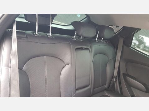 Hyundai ix35 2.0 CRDi Premium 4WD Euro 5 5dr 9
