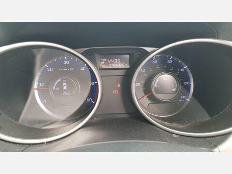 Hyundai ix35 2.0 CRDi Premium 4WD Euro 5 5dr 17