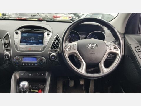 Hyundai ix35 2.0 CRDi Premium 4WD Euro 5 5dr 19
