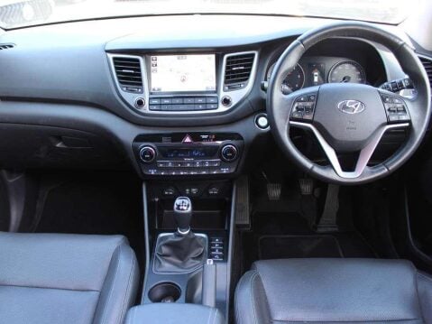 Hyundai TUCSON 2.0 CRDi Premium SE 4WD Euro 6 5dr 3