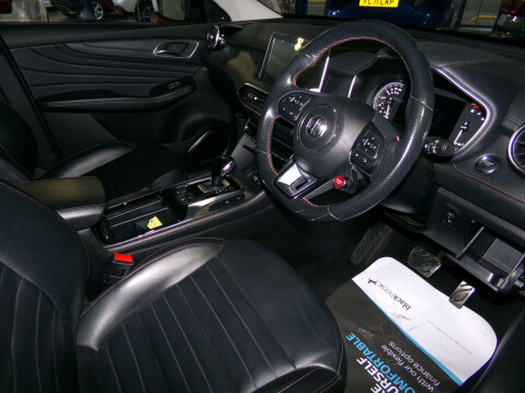 MG HS 1.5 T-GDI Exclusive DCT Euro 6 (s/s) 5dr 30