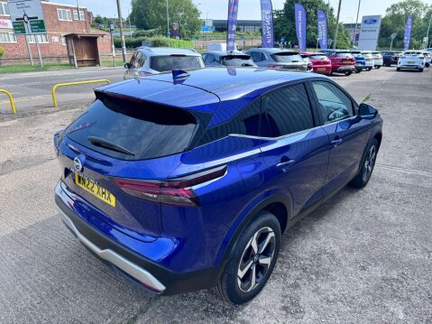 Nissan Qashqai 1.3 DIG-T MHEV N-Connecta Euro 6 (s/s) 5dr 6